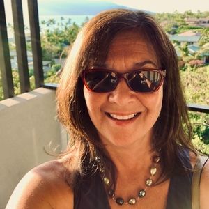 Meet your Posher, Caroline